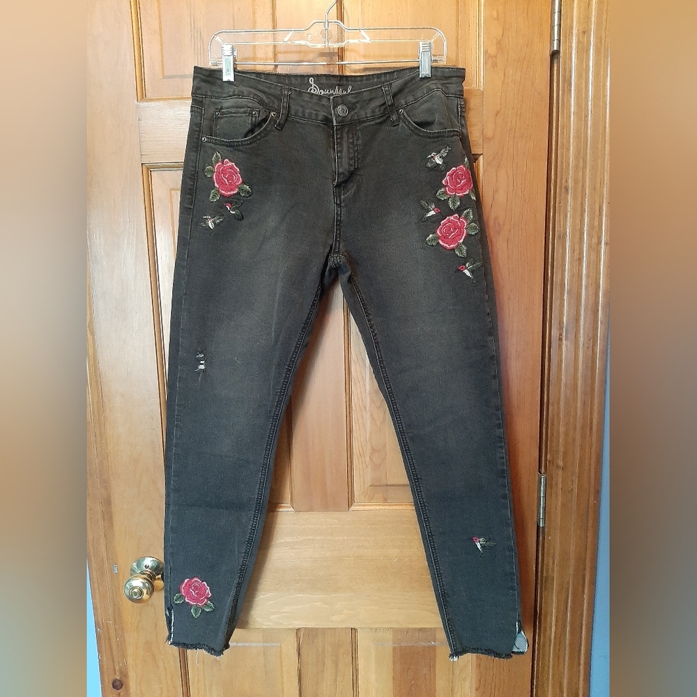 Soundgirl Embroidered Jeans - hummingbirds and roses - Size 13